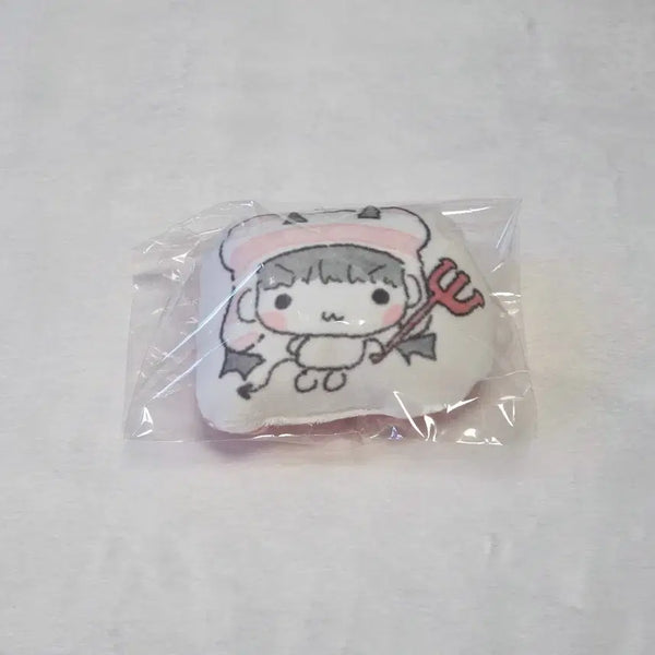 [BUNJANG] BOYNEXTDOOR Yoonhak 'Devil Unha' Cushion Keyring (Sealed) / 보넥도 눔이님 악마 우나 운학 쿠션키링 미개봉 양도