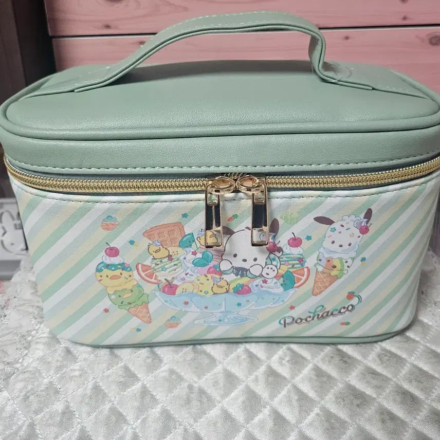 [BUNJANG] Sanrio Dessert Series Pochacco Pouch / (일본정품/한정판) 산리오 디저트 시리즈 버니티 파우치 포차코
