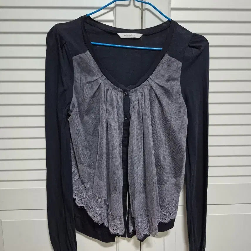 [BUNJANG] Erin Brienne Lace Mesh Cardigan with Shoulder Shirring / 에린브리니에 레이스 망사 가디건 어깨 셔링