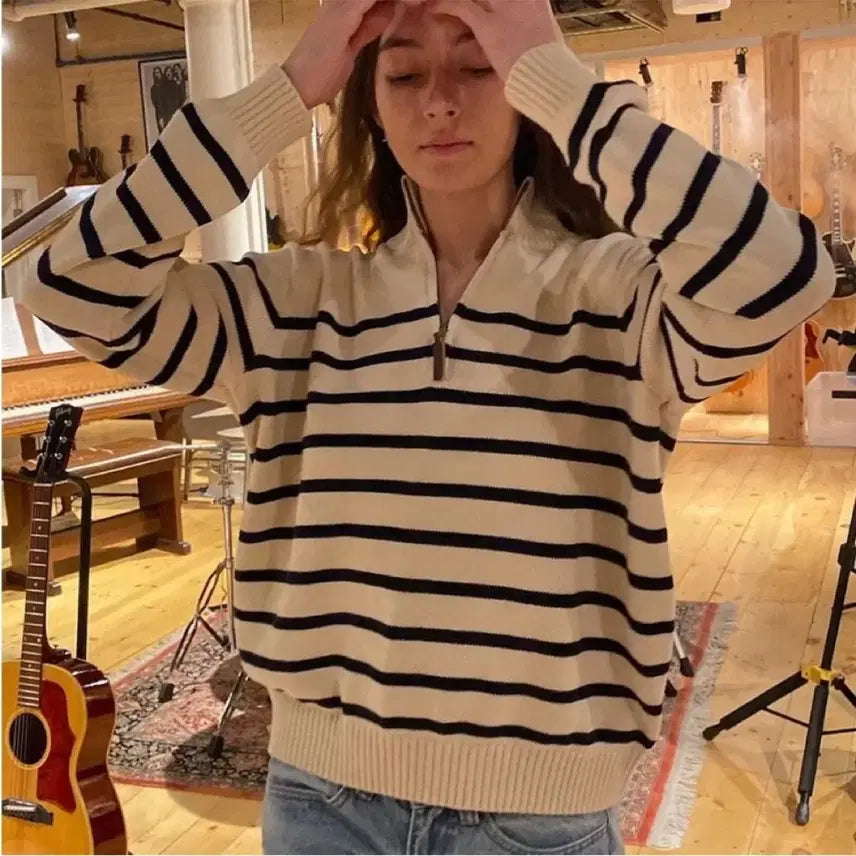 [BUNJANG] Brandy Melville Striped Quarter-Zip Sweater Knit Pullover / 브랜디 멜빌 스트라이프 스웨터 니트 풀오버