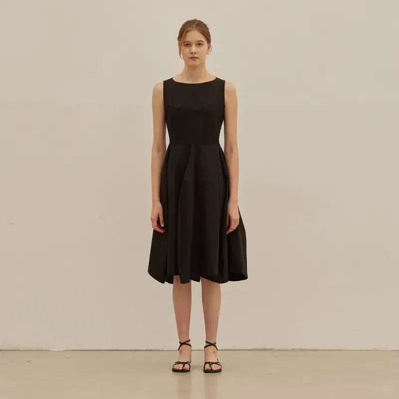 [BUNJANG] Mango Many Please Cut Out Back Flare One-Piece / 망고매니플리즈 Cut out back flare one-piece