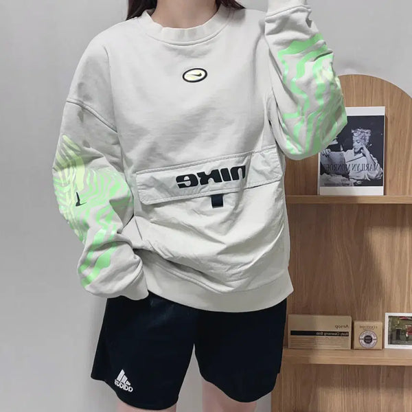 [BUNJANG] Nike Fluorescent Wave Graphic Kangaroo Pocket Sweatshirt (L) / 나이키 형광 웨이브 그래픽 캥거루포켓 맨투맨 [ L ]