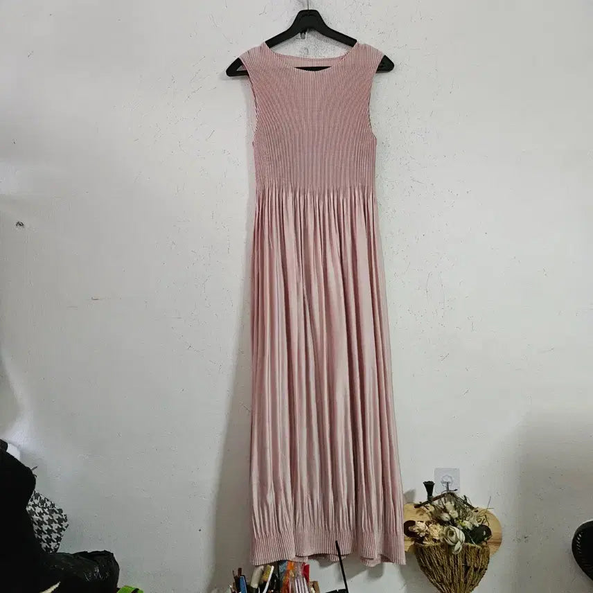 [BUNJANG] Pleated Sleeveless Long Dress Pink / 플리츠 민소매 롱 원피스 핑크