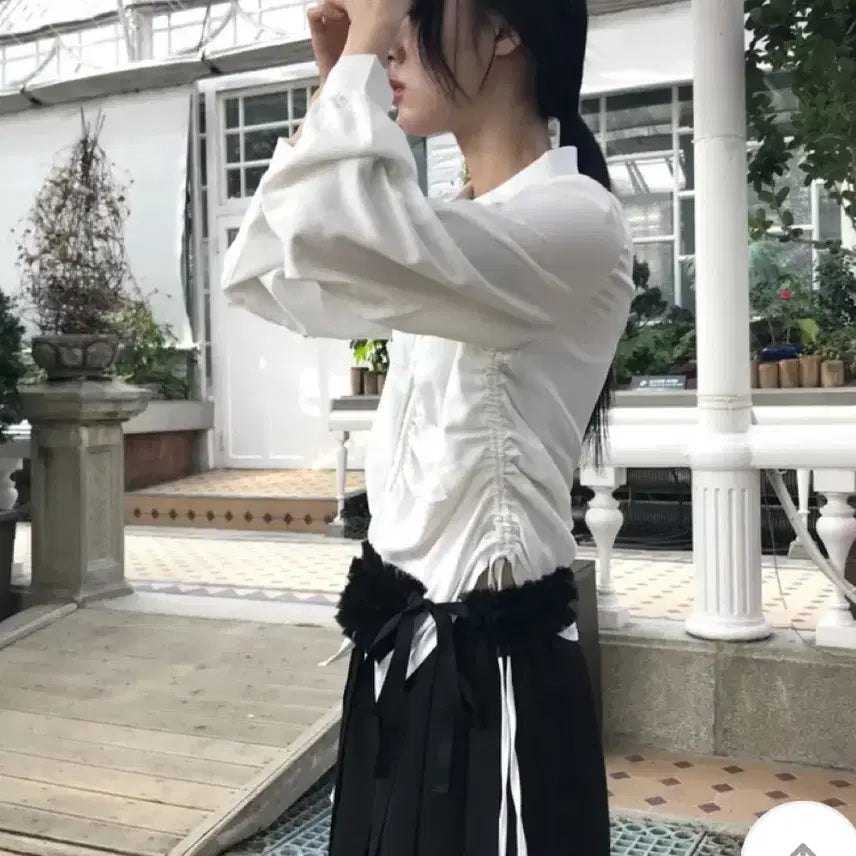 [BUNJANG] UHWHA Side Shirring Blouse White / 새것)우화 사이드셔링 블라우스 화이트