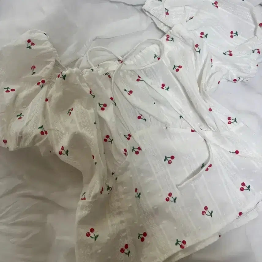 [BUNJANG] Cherry Blouse / 모리걸체리블라우스
