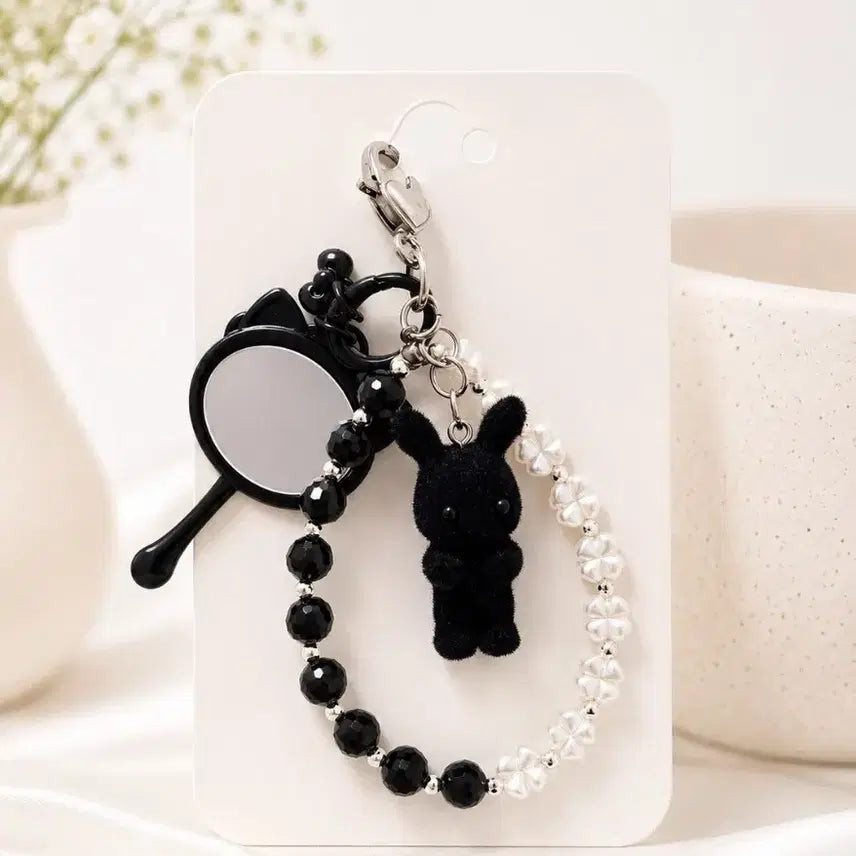 [BUNJANG] Black Rabbit Mirror Beaded Keychain / 블랙 토끼 거울 비즈 키링