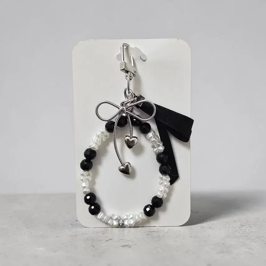 [BUNJANG] Ribbon Gemstone Bead Keychain (Black/White) / 리본 원석비즈 키링 블랙 화이트
