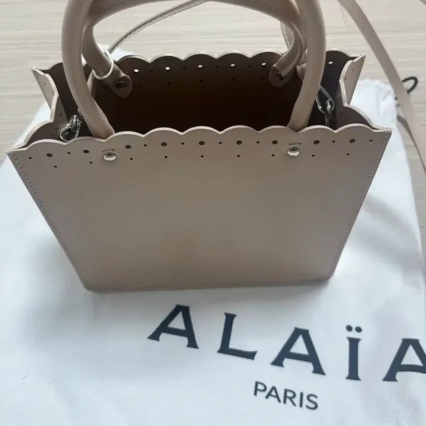 [BUNJANG] Alaïa Garance 16 Bag Nude / 알라이아 백