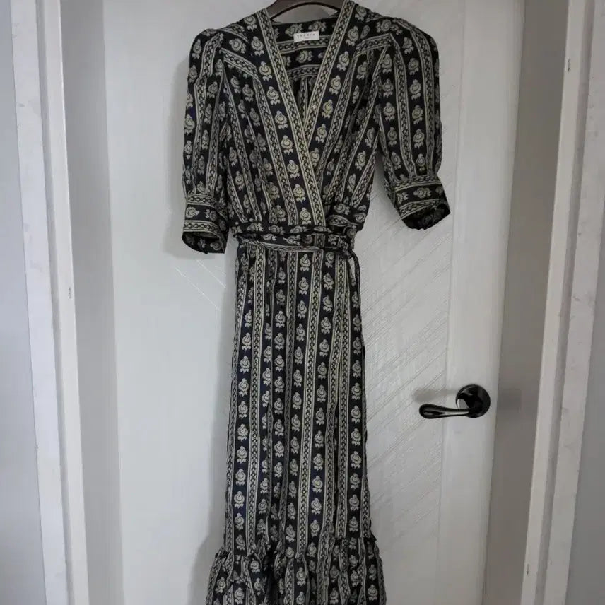 [BUNJANG] Sandro Pattern Wrap Silk Dress / 산드로 패턴 랩실크원피스
