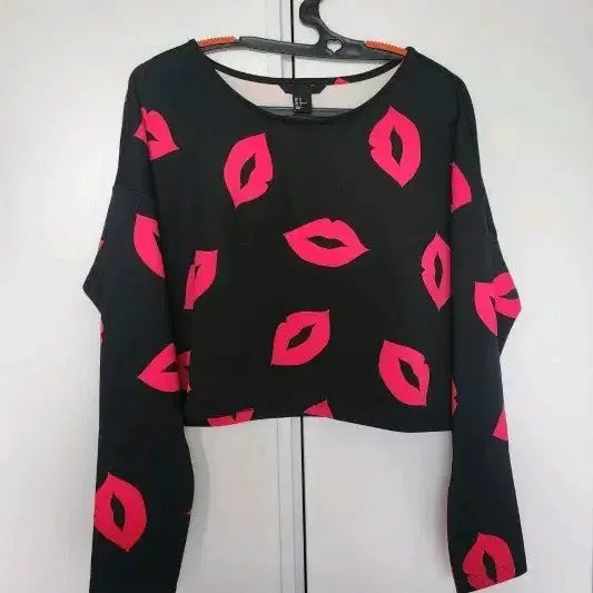 [BUNJANG] H&M Lip Print Oversized Fit Top / h&m 입술프린팅 상의