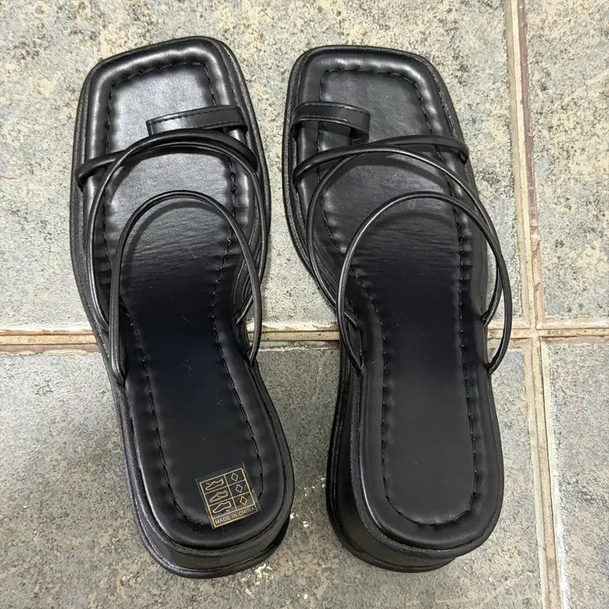 [BUNJANG] Black Strap Platform Sandals / 블랙 스트랩 통굽 샌들