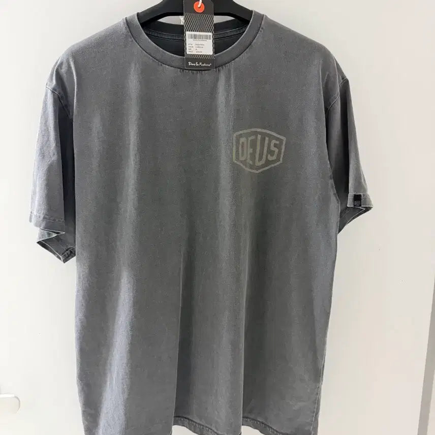 [BUNJANG] Deus Ex Machina Dyed Seoul College T-shirt Charcoal XL / 데우스 엑스 마키나 다이드 서울 컬리지 티셔츠 차콜 XL