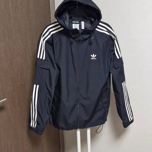 [BUNJANG] Adidas 3-Stripes Hooded Windbreaker Jacket Black / 아디다스(남95/M) 삼선 후드 바람막이 자켓 블랙