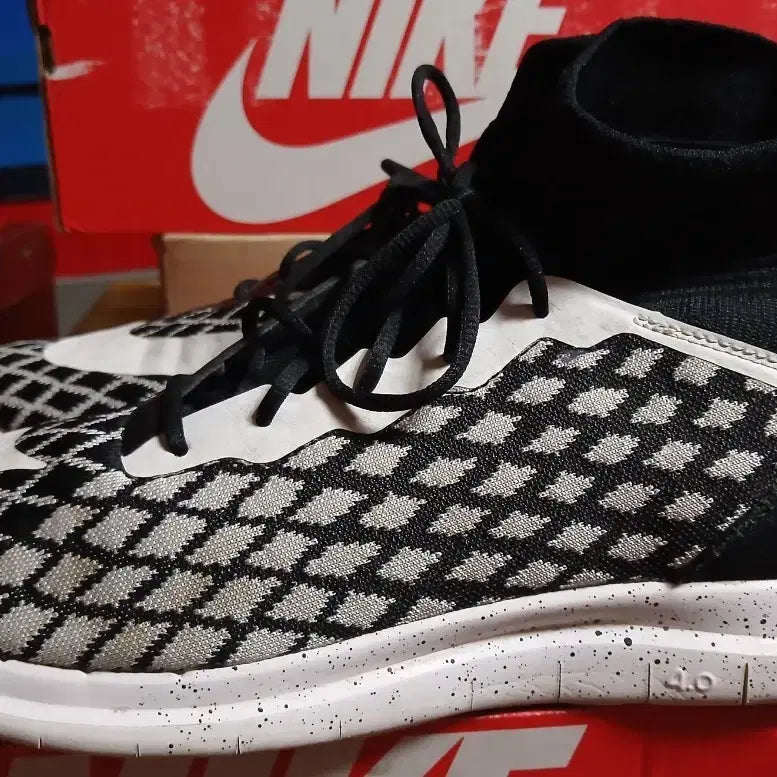 [BUNJANG] Nike FC Flywire Hypervenom FG Soccer Cleats / 나이키 FC 프리하이퍼베놈