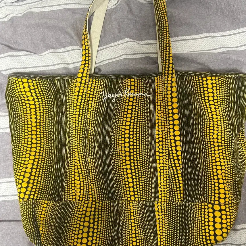 [BUNJANG] Yayoi Kusama x Uniqlo Collaboration Tote Bag / Eco Bag / 야요이 쿠사마 유니클로 콜라보 토트백 에코백