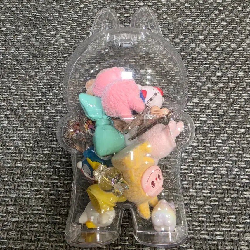 [BUNJANG] Assorted Cute Character Figurines Display Case / 귀여운 캐릭터 피규어 모음
