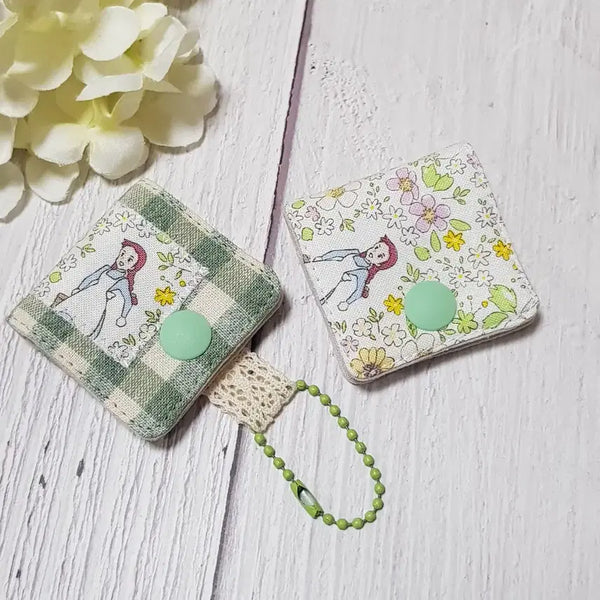 [BUNJANG] Handmade Anne of Green Gables Fabric Earphone Cable Winder Set (Green Check) - 2 Pieces / {핸드메이드} 빨강머리앤 원단 이어폰줄감개 2개 세트 (그린체크)