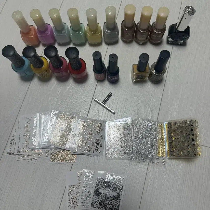 [BUNJANG] Nail Polish, Nail Stickers, Magnets, Tip Clipper Bundle Set / 네일폴리쉬+네일스티커+자석+팁클리퍼 일괄 교신가능