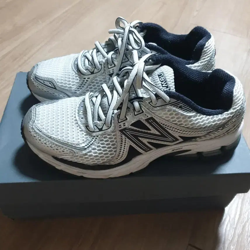 [BUNJANG] New Balance 860 Women's Running Shoes Size 235 / 뉴발란스 860 여자 운동화 235사이즈