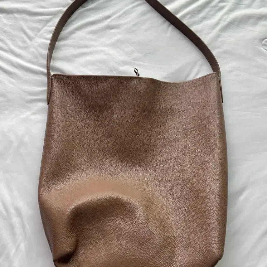 [BUNJANG] Matty Vy Leo Bag Latte L / 마뛰뷔 레오백 라떼 L