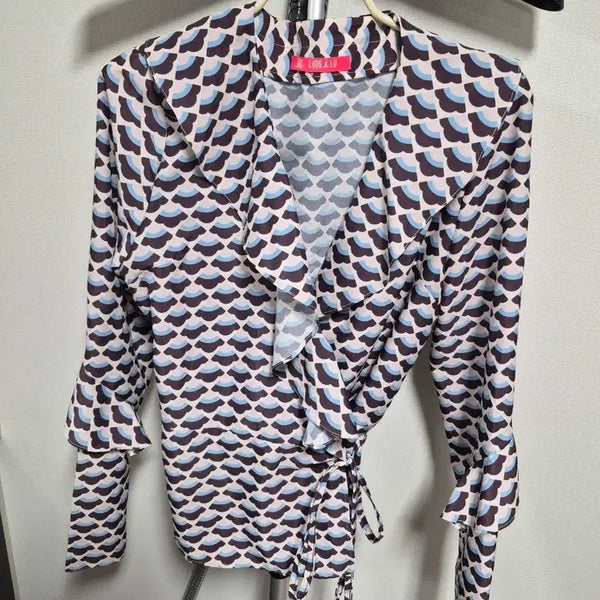 [BUNJANG] Lang&Lu Wrap Design Pattern Blouse / 랭앤루 랩 디자인 패턴 블라우스