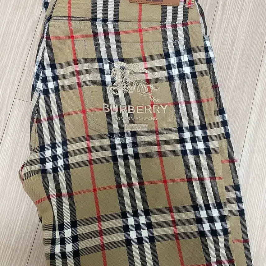 [BUNJANG] Supreme Burberry Collaboration Denim Pants / 슈프림 버버리 콜라보 데님 팬츠