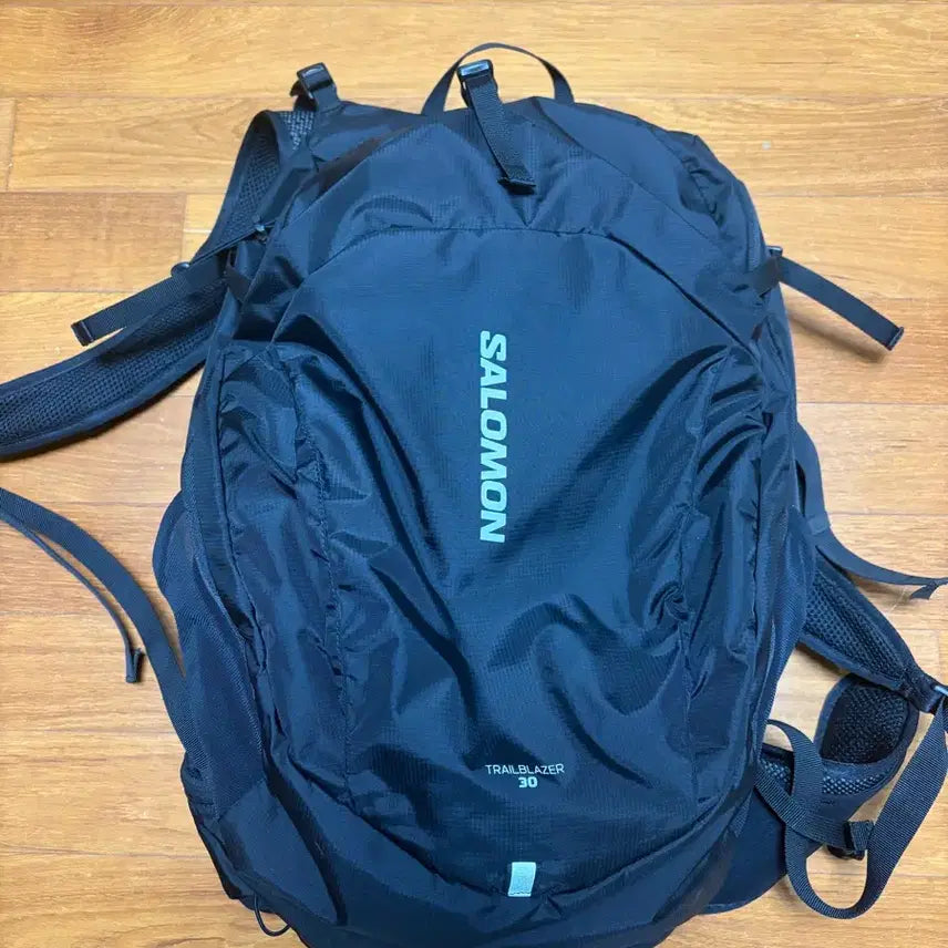 [BUNJANG] Salomon Trailblazer 30 Backpack Black / 살로몬 트레일블레이저 30 블랙 백팩