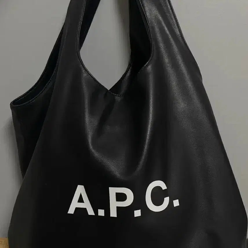 [BUNJANG] A.P.C. Ninon Bag Matte Black (Not Small) / 아페쎄 니논 도트백 무광블랙 (스몰아님)