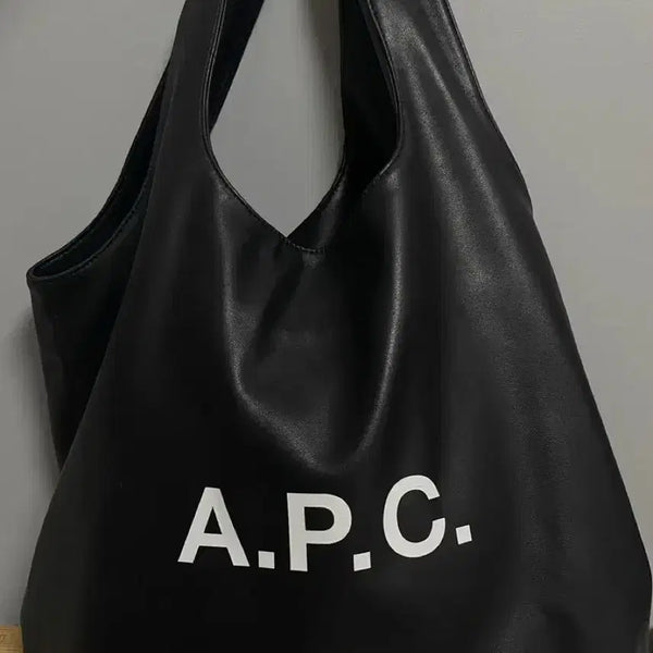 [BUNJANG] A.P.C. Ninon Bag Matte Black (Not Small) / 아페쎄 니논 도트백 무광블랙 (스몰아님)