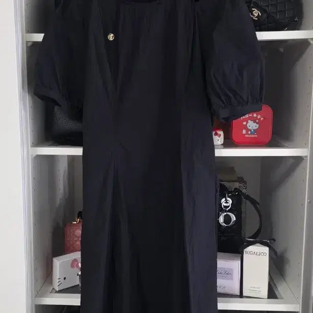 [BUNJANG] Marie Claire Black Shoulder Slit Long Dress (MAFBOP01MBK) / 마리끌레르 바스락 어깨 트임 원피스(MAFBOP01MBK)