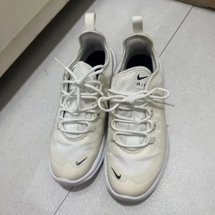 [BUNJANG] Nike Running Shoes AH5223-100 (Size 210) / 나이키 런닝화 AH5223-100(사이즈 210)