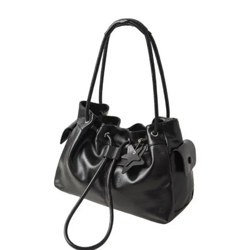 [BUNJANG] Black Shoulder Bag with Star Charm / 검정색 숄더백 별 모양 참