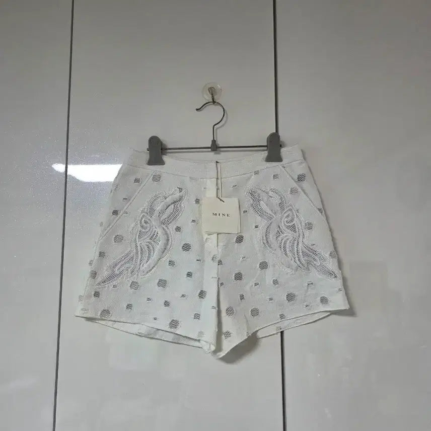 [BUNJANG] Mine White Lace Detail Shorts / 새상품/마인 반바지 화이트 레이스 디테일