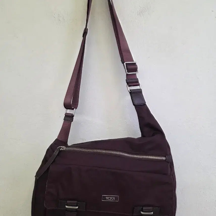 [BUNJANG] Tumi Shoulder Bag Burgundy / 투미 숄더백 버건디