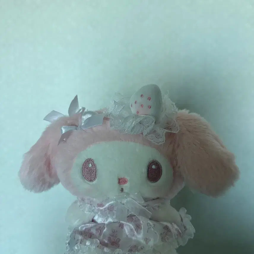[BUNJANG] Sanrio My Melody Shiroi Ichigo Plush Doll / 마멜 마이멜로디 시로이치고 누이
