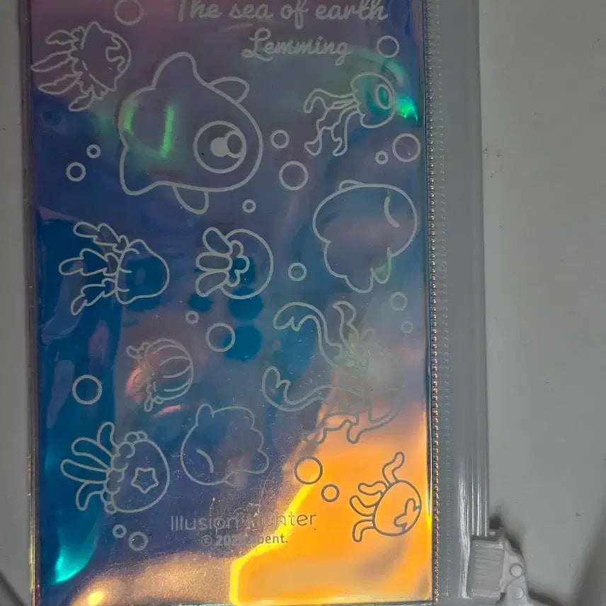 [BUNJANG] Isekai-d Neko-chan's Misunderstanding Hunter Mini Hologram Pouch / 이세계착각헌터 이착현 미니 홀로그램 레밍 파우치