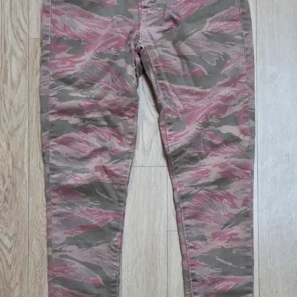 [BUNJANG] Levi Strauss Women's Jeans Size 30 / 미사용 리바이스 스트라우스 여성용 청바지  30사이즈  (줄자사진 참고)