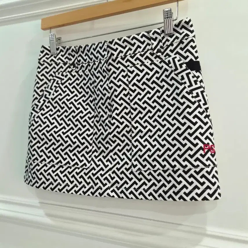 [BUNJANG] PARIS GATES Women's Patterned Golf Skirt Black / 파리게이츠 PS골프 여성 스커트 패턴 블랙