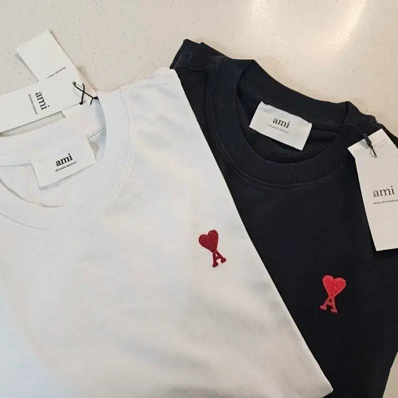 [BUNJANG] AMI Heart Logo Short Sleeve T-Shirt (White/Black) / [새상품]아미 하트 로고 반팔 티셔츠 화이트/블랙