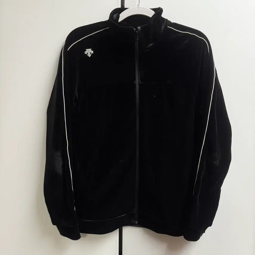 [BUNJANG] Descente Velvet Full Zip Training Jacket Black S / 데상트 벨벳 집업 트레이닝 자켓 블랙 S