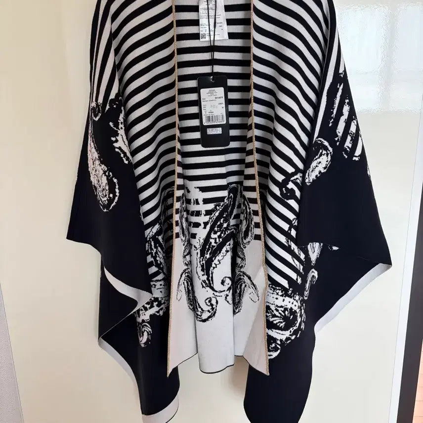 [BUNJANG] Escada Striped Pattern Poncho / 에스까다 판초