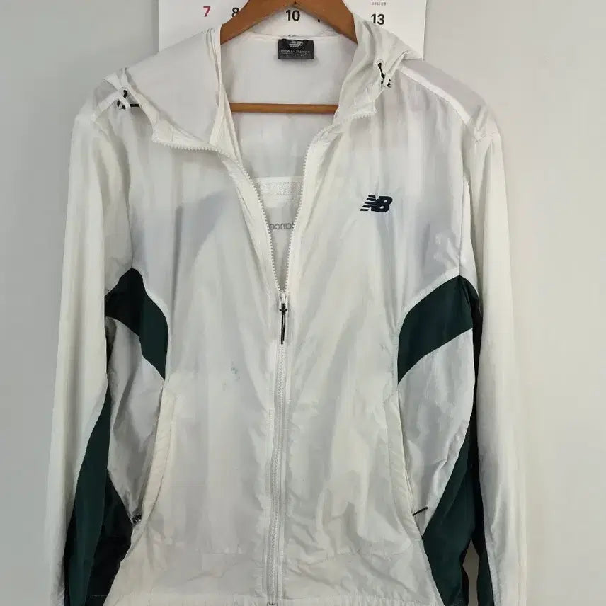 [BUNJANG] New Balance 2025 Lightweight Windbreaker Jumper / 2025년 뉴발란스 경량 바람막이 점퍼