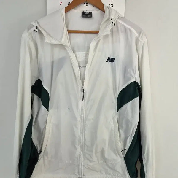 [BUNJANG] New Balance 2025 Lightweight Windbreaker Jumper / 2025년 뉴발란스 경량 바람막이 점퍼