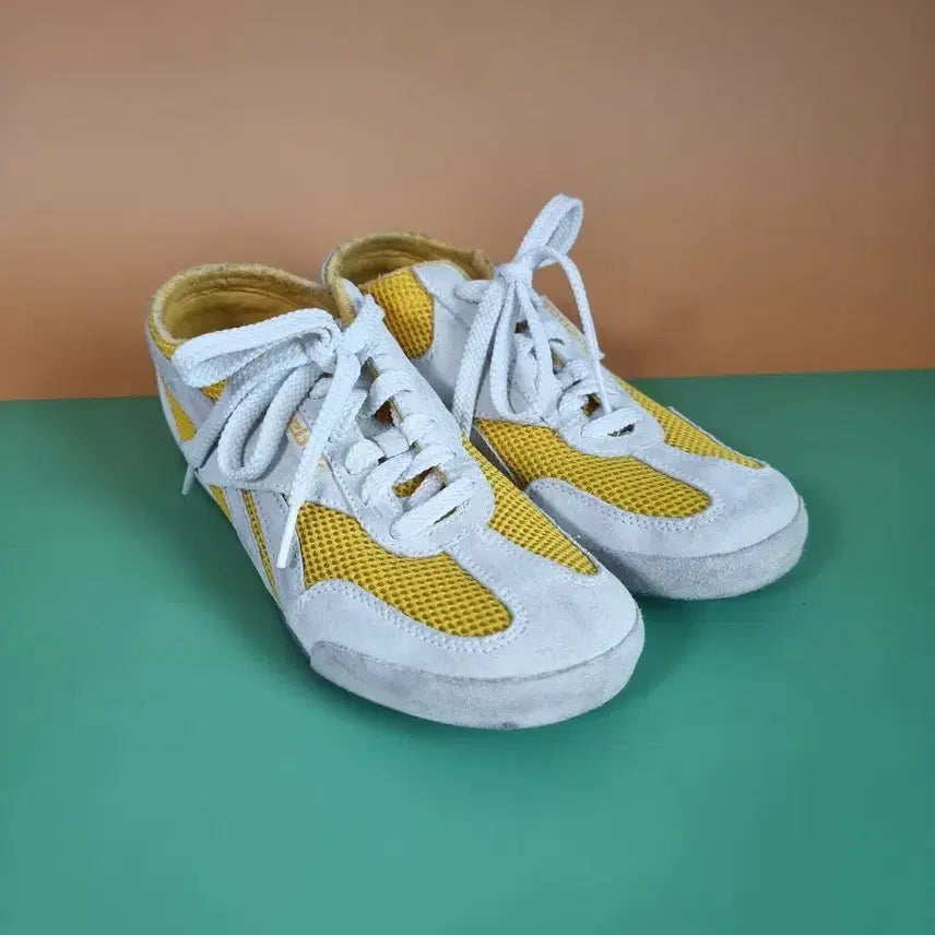 [BUNJANG] Reebok Sneakers Yellow/White / 240 리복 스니커즈 옐로우/화이트