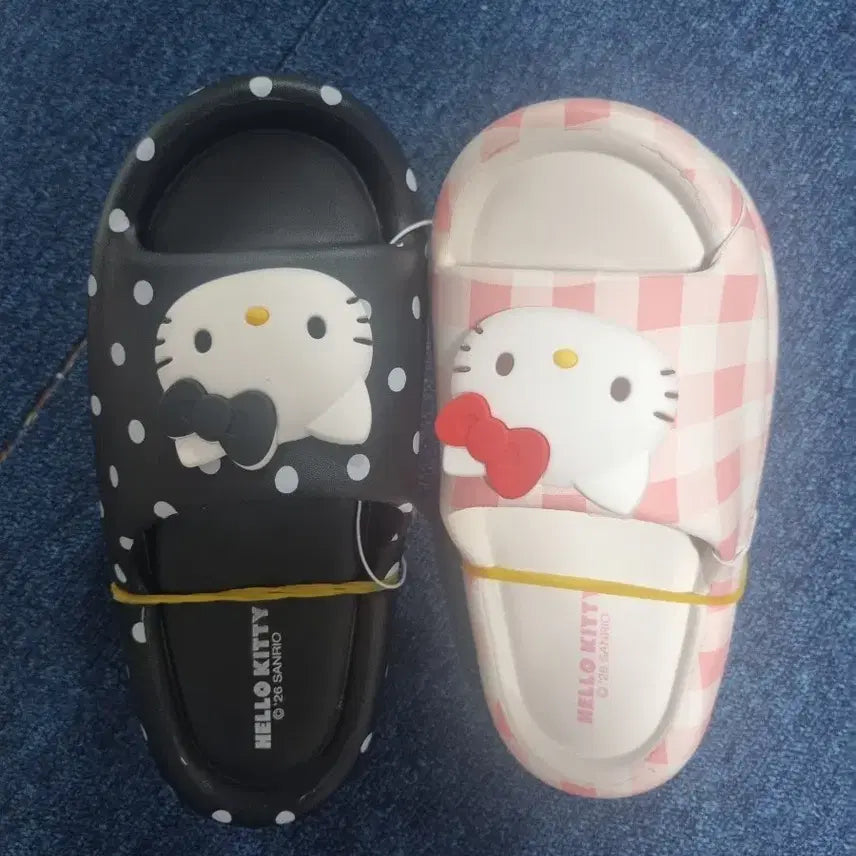 [BUNJANG] Hello Kitty Polka Dot Check Slippers / 헬로키티 도트 체크 슬리퍼
