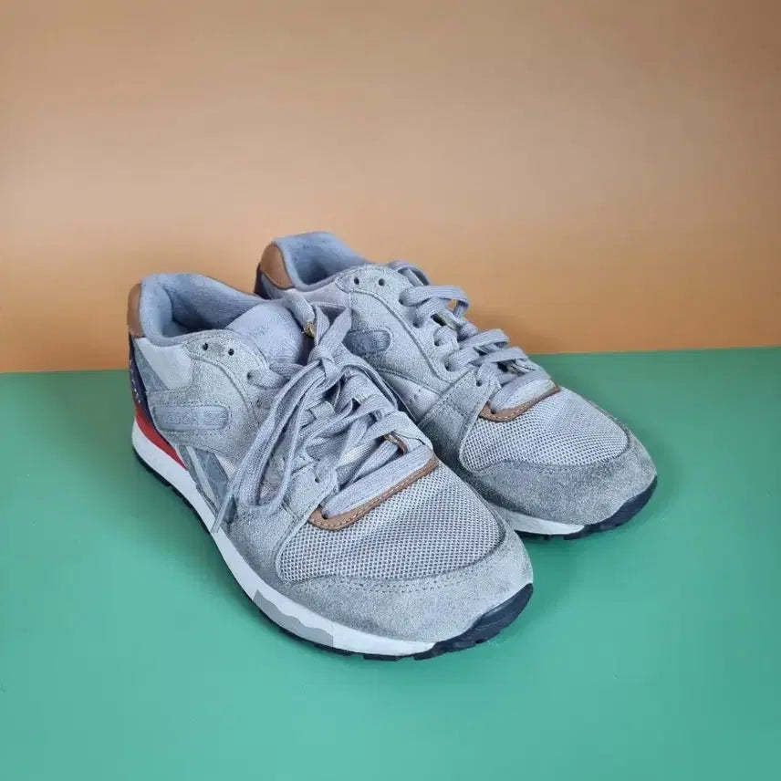 [BUNJANG] Reebok GL 6000 Gray Sneakers / 240 리복 GL 6000 그레이 스니커즈