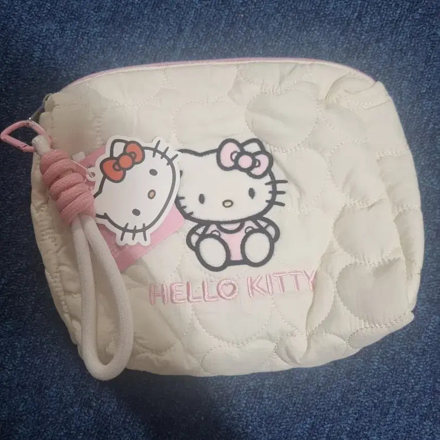 [BUNJANG] Hello Kitty Quilted Pouch / 헬로키티 파우치