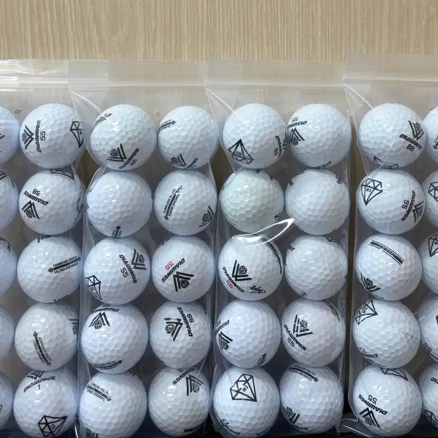 [BUNJANG] Diamond Wings White High Repulsion Golf Balls (30 pcs) / 다이아윙스 화이트 고반발 로스트볼 A~A+ (30개)