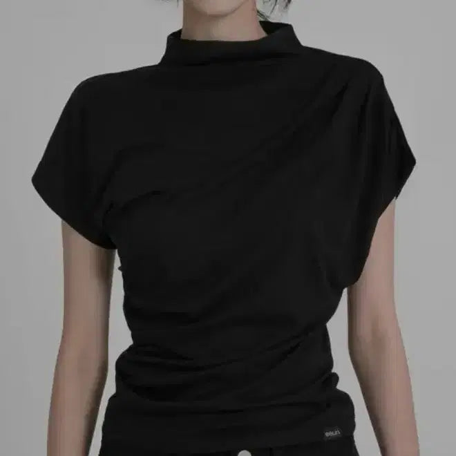 [BUNJANG] Lee Eun Archive Asymmetrical Shirring Turtleneck Top - Black / 이은 아카이브 언발 셔링 터틀넥 탑 블랙