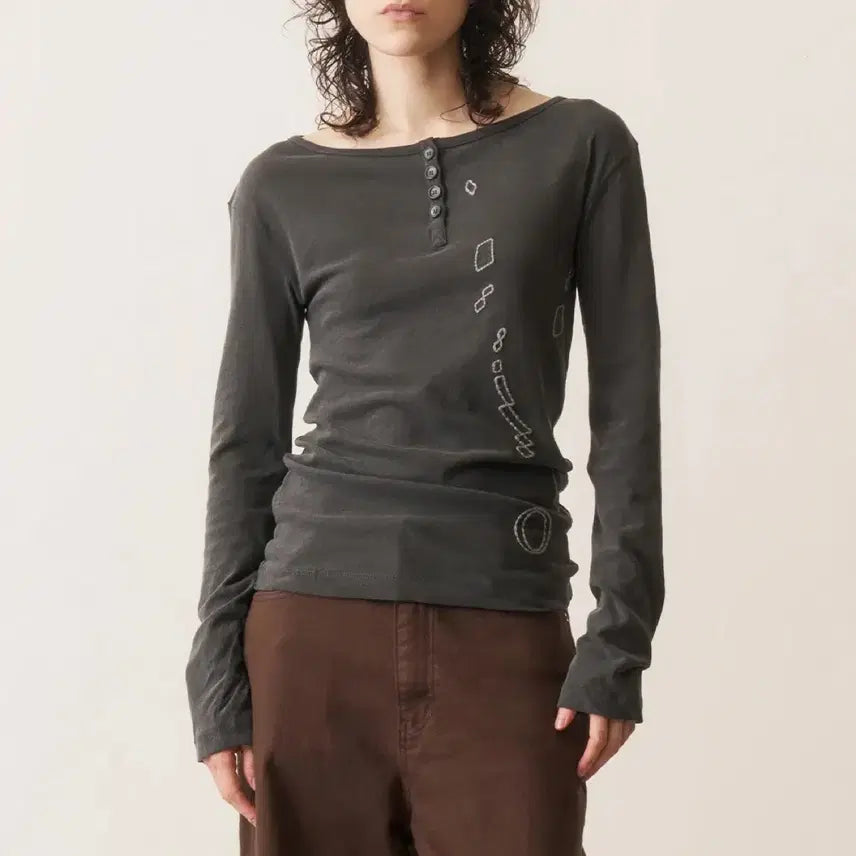 [BUNJANG] Oddly Workshop Stitch Henley Tee / 오들리워크샵 Stitch Henley Tee